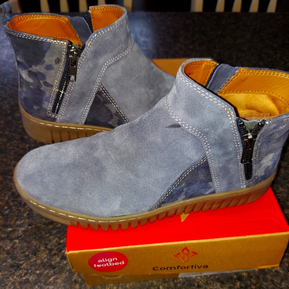 Comfortiva booties